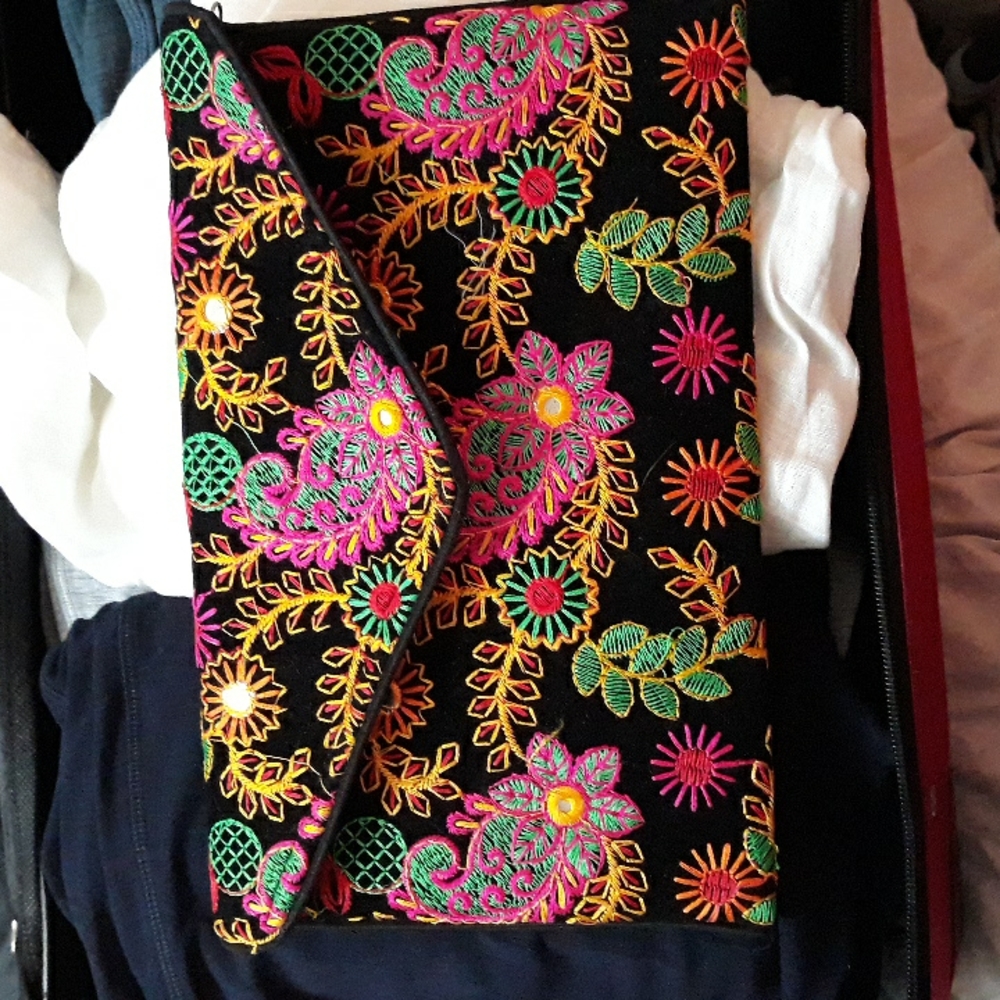 Beautiful Embroidered hand purse with a great cool design multicolor.